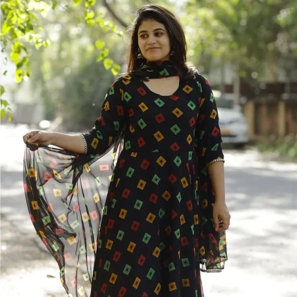 Black dress - Picture 1 of 1